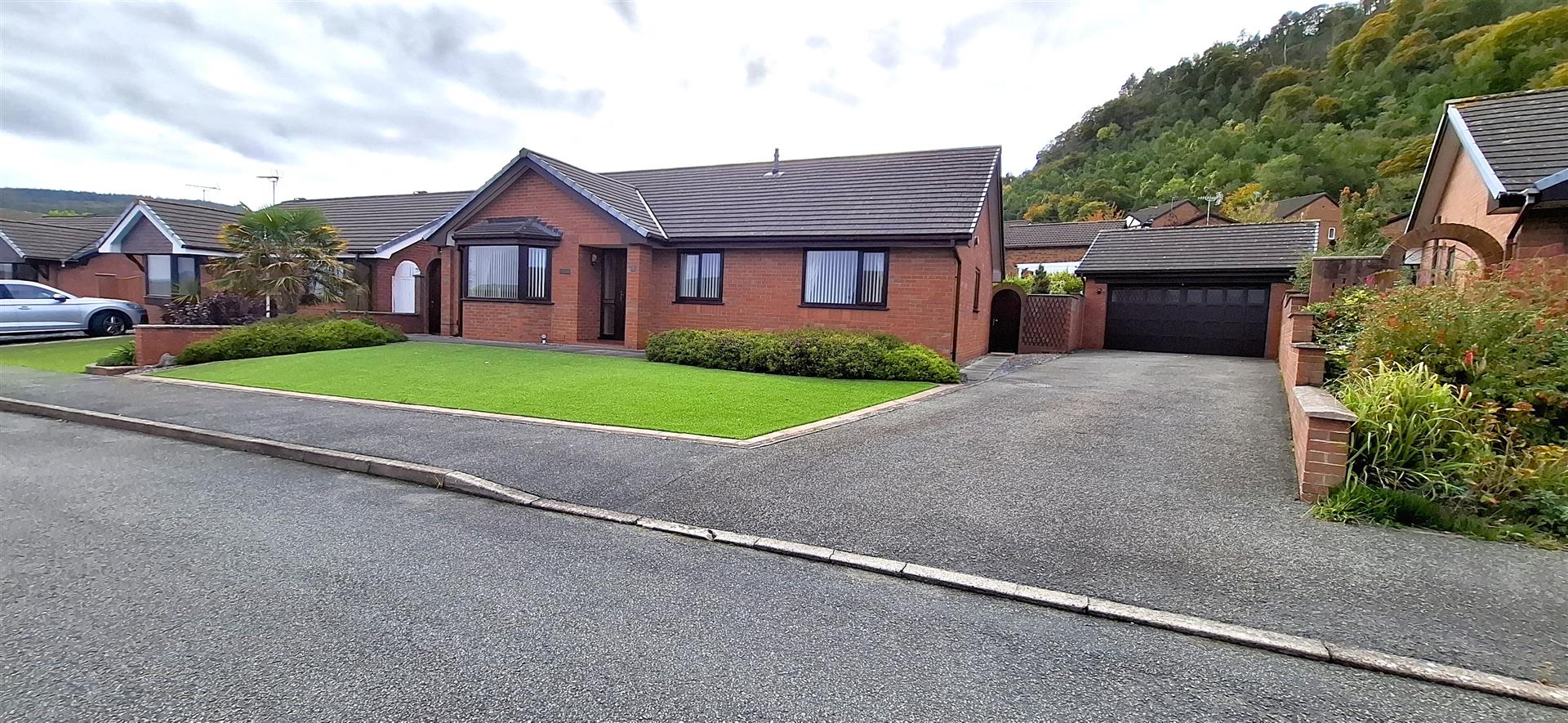Maen Gwyn, Abergele